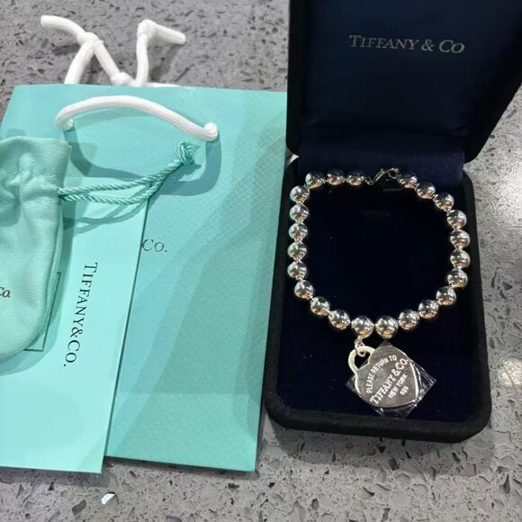 Tiffanys mini beaded heart bracelet - Picture 1 of 6